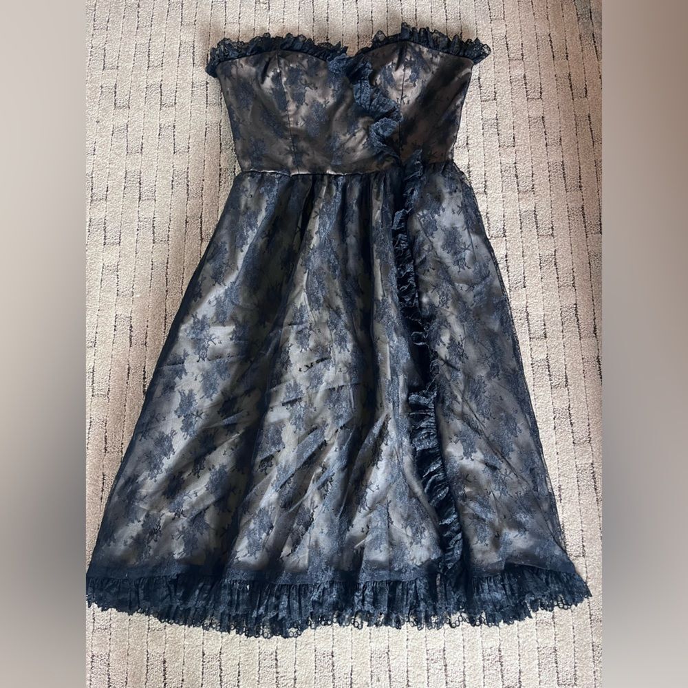 Elegant Black Lace Victor Costa Midi Dress
